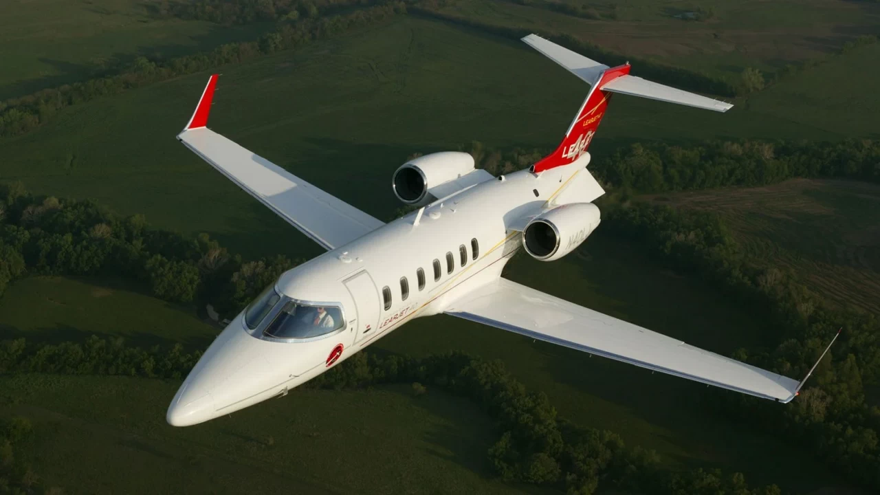 Bombardier Learjet 40